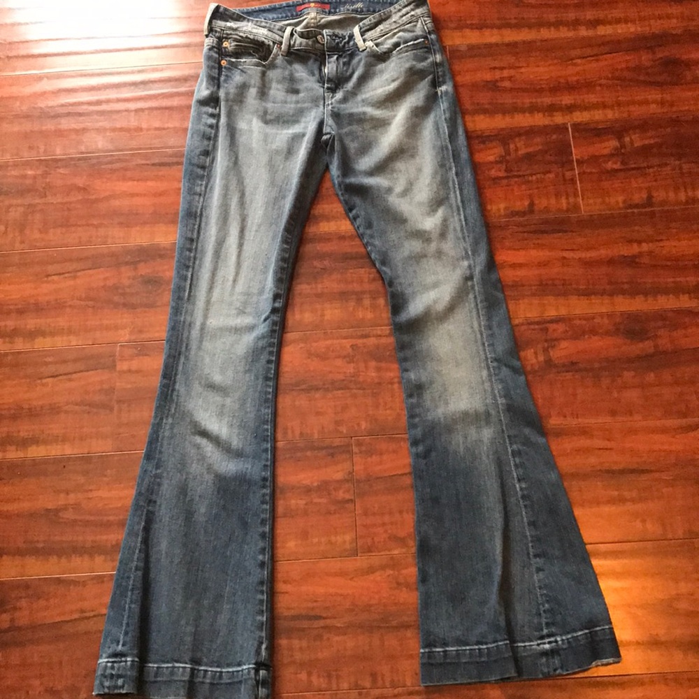 ❤️7 For All Mankind flare jeans!!❤️